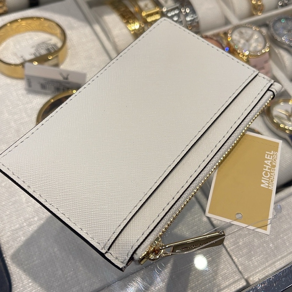 MICHAEL KORS
Jet Set Travel Md Top Zip Leather Card Case Wallet
Optic White - Picture 13 of 16